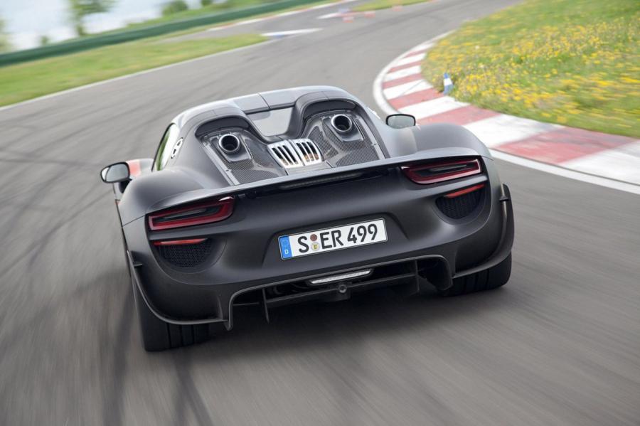  Porsche 918 Spyder 2015 года  (фото 18 из 32)